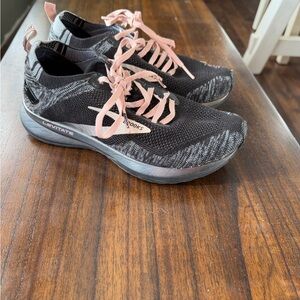 Brooks Women's Black and Pink Levitate Sneakers